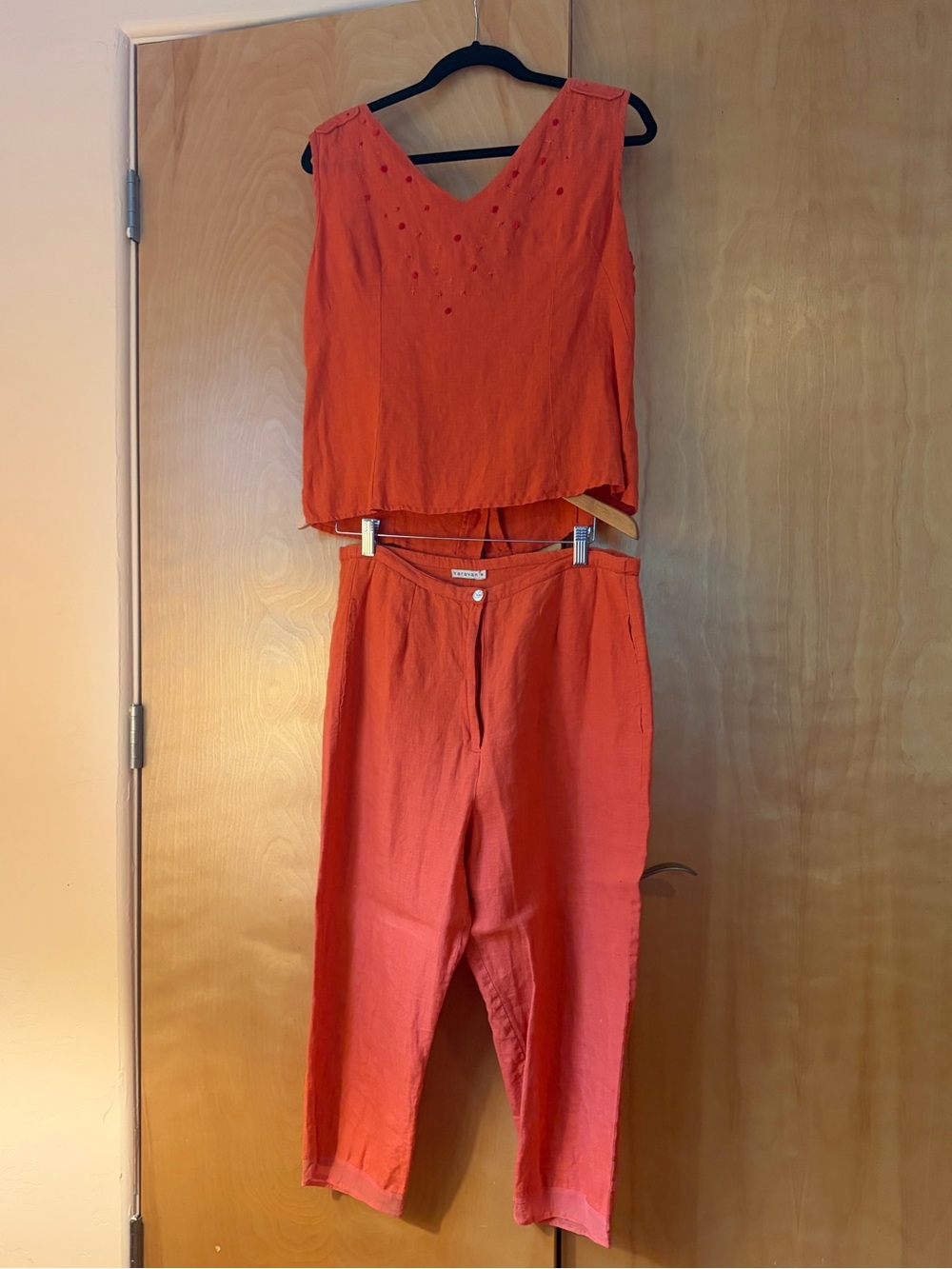 Vintage Linen Embroidered Salmon Set from Karavan